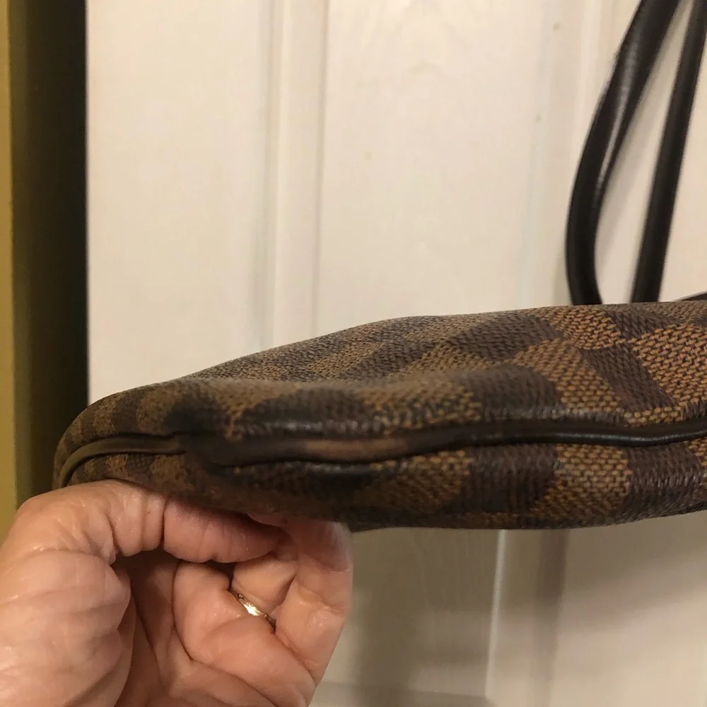 Authentic Louis Vuitton Damier Ebene Clifton - Picture 9 of 14